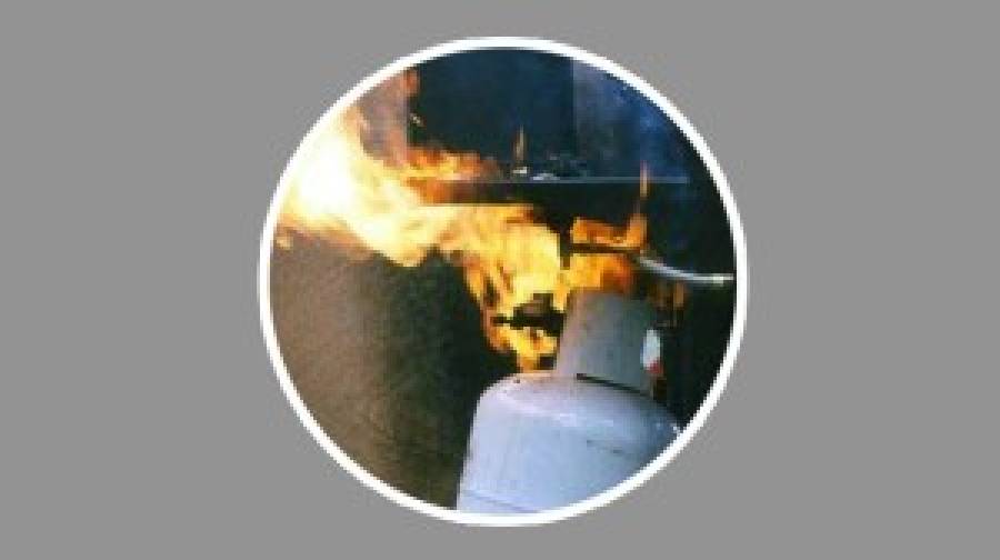 মোহাম্মদপুরে গ্যাসের সিলিন্ডার বিস্ফোরণ: শিশুসহ একই পরিবারের ৩ জন দগ্ধ