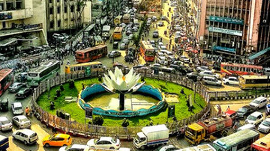 রাজধানীমুখী জনস্রোত; রোববার থেকে খুলছে অফিস