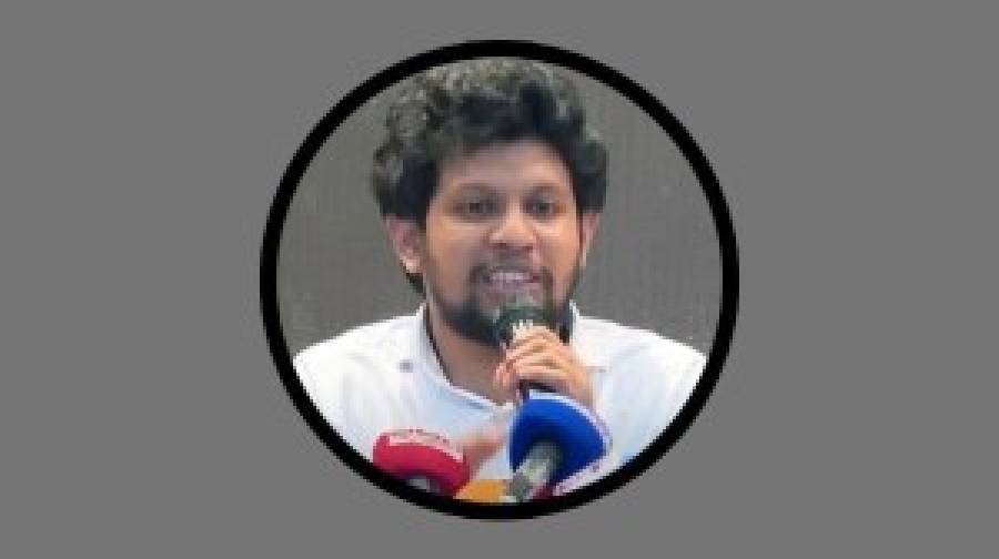 তথ্য উপদেষ্টা: জুলাই যোদ্ধা-শহীদ পরিবারের ৩০০ সদস্য পাবেন সাংবাদিকতা প্রশিক্ষণ