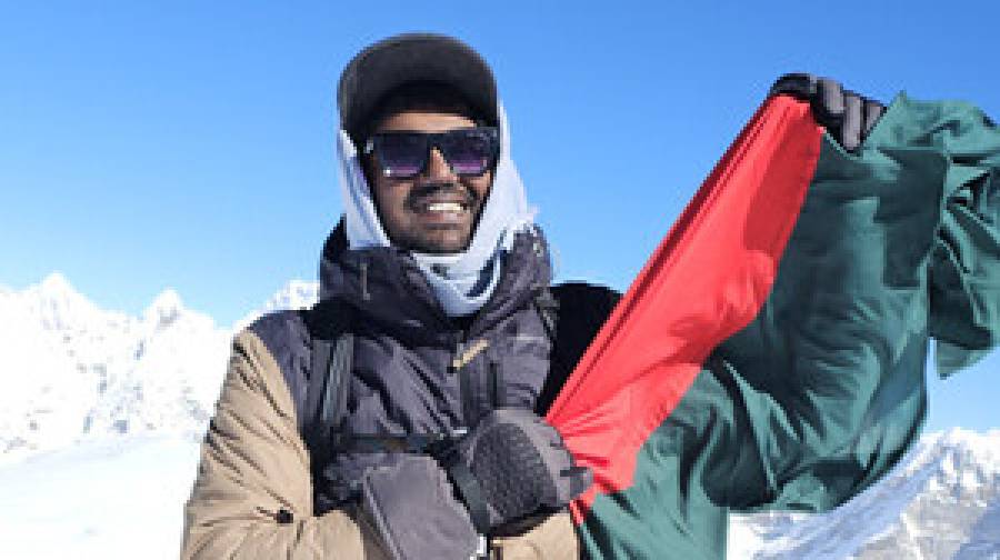 হিমালয়ের মেরা পিক জয় করলেন বাংলাদেশি পর্বতারোহী আহসানুল