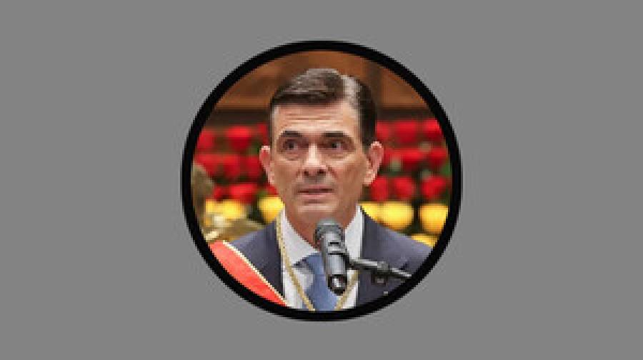 বলিভিয়ার নতুন প্রেসিডেন্টের শপথ: ‘সবার জন্য পুঁজিবাদ’ ঘোষণা