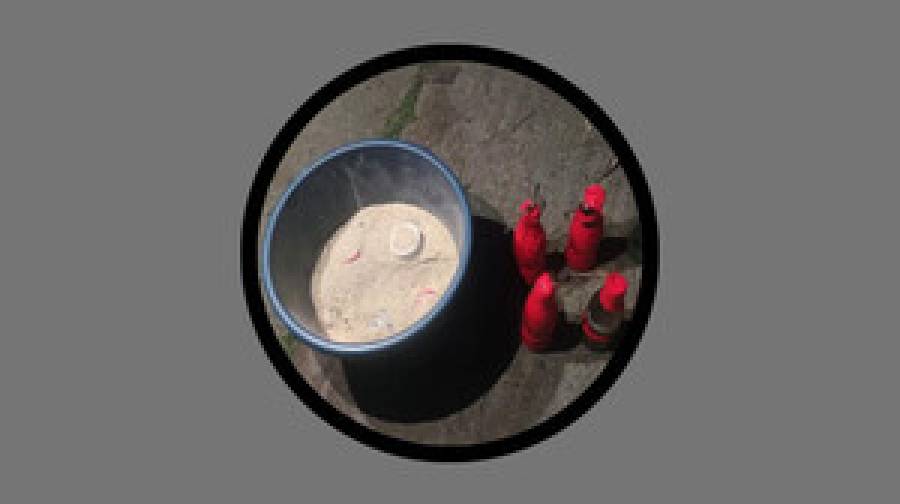 রায়েরবাজারে বিস্ফোরক উদ্ধার, জিগাতলায় ককটেলসহ যুবক আটক