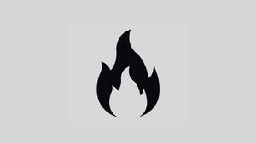 কক্সবাজারের বহুতল মার্কেটে আগুন, নিয়ন্ত্রণে ফায়ার সার্ভিস