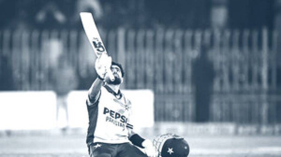 ৮০৭ দিনের খরা কটল বাবরের, দাপুটে জয়ে সিরিজ পাকিস্তানের