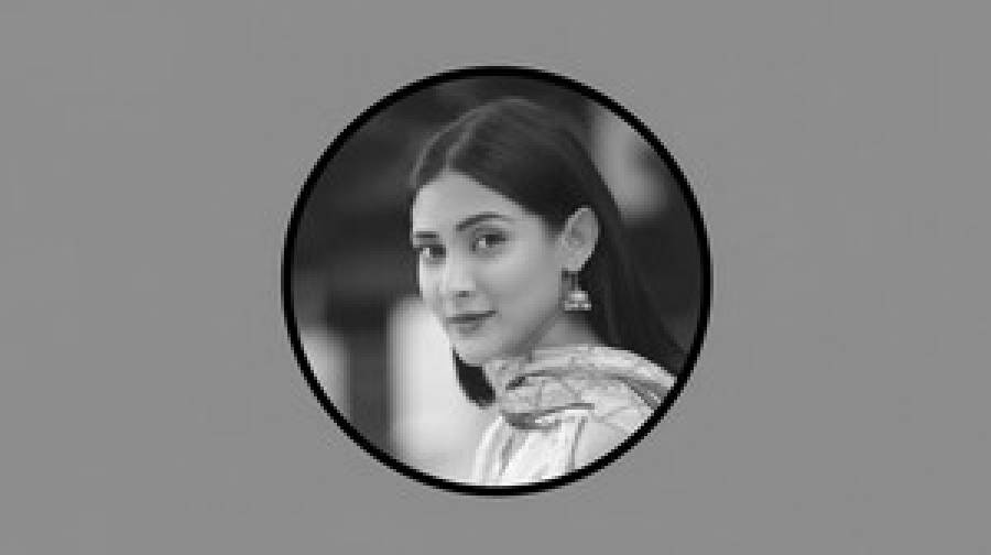 আদালতে হাজির না হওয়ায় বিপাকে মেহজাবীন, জারি হলো পরোয়ানা