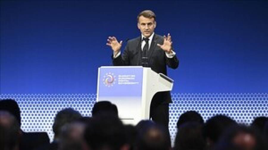 ডিজিটাল সার্বভৌমত্ব নিয়ে যুক্তরাষ্ট্র ও চীনকে মাক্রোঁর হুঁশিয়ারি