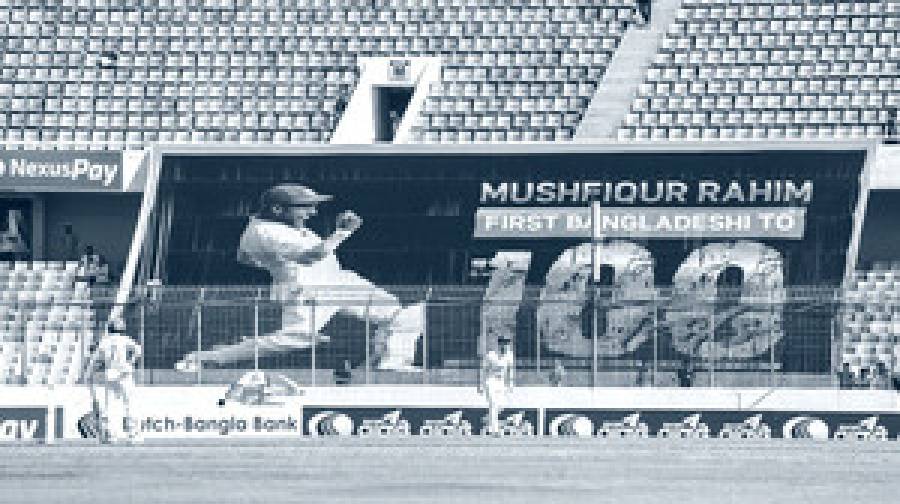 শততম টেস্টে মুশফিকের দুর্দান্ত এক হাফসেঞ্চুরি
