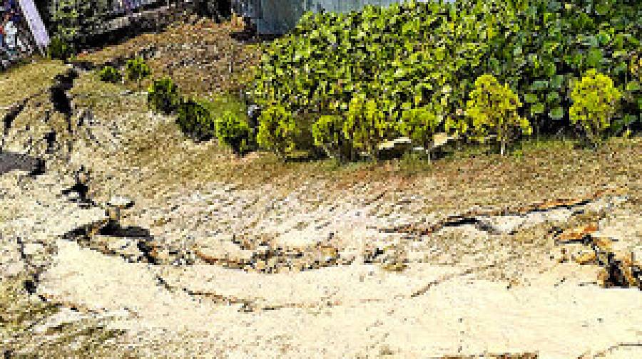 ভূমিকম্পের কেন্দ্রস্থল মাধবদীতে এপাশ-ওপাশ দুলছিল ভবন