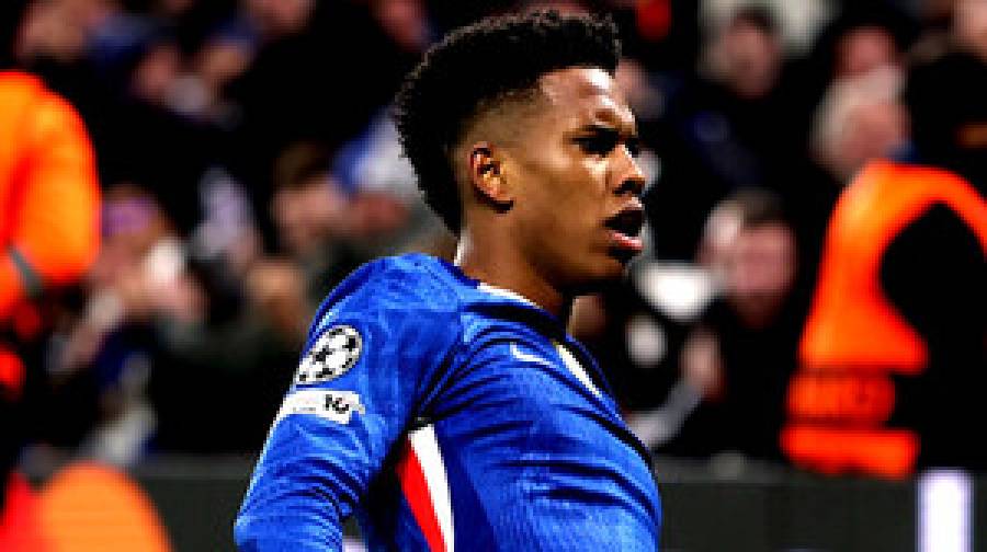 বার্সাকে উড়িয়ে দিয়ে আলোচনায় চেলসির তরুণ তুর্কি এস্তেভাও