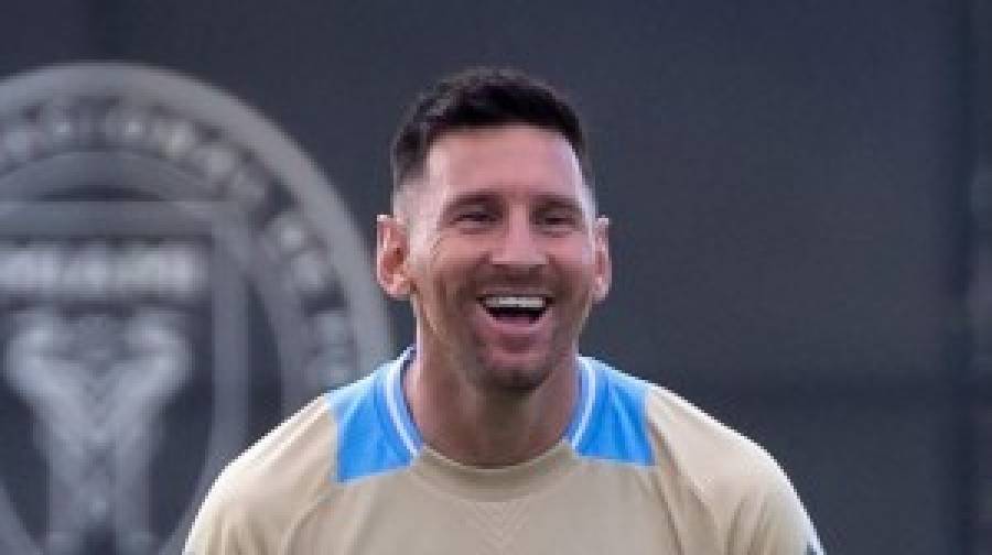 মেসির খেলা নিয়ে অনিশ্চয়তা থাকলেও স্বপ্ন ছাড়ছে না আর্জেন্টিনা