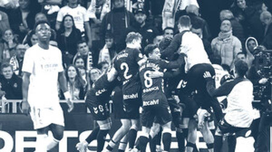 বার্নাব্যুতে রিয়ালের দুঃস্বপ্ন: এক ম্যাচে দুই লাল কার্ড ও জোড়া গোল হজম