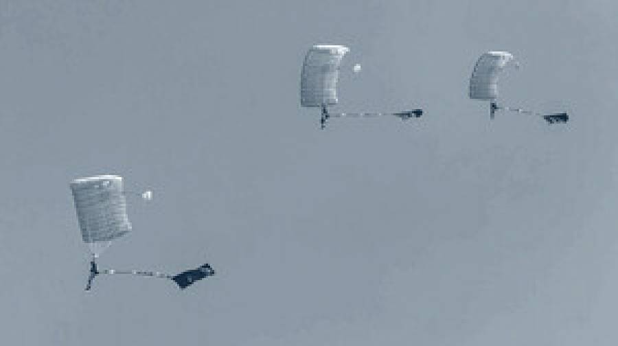 ১২ হাজার ফুট ওপর থেকে ঝাঁপ: গিনেস বুকে বাংলাদেশের নাম