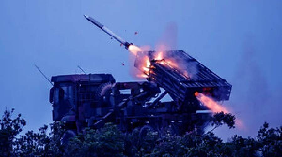 তাইওয়ানকে বিপুল অস্ত্র দিচ্ছে যুক্তরাষ্ট্র, চীনের কড়া হুঁশিয়ারি