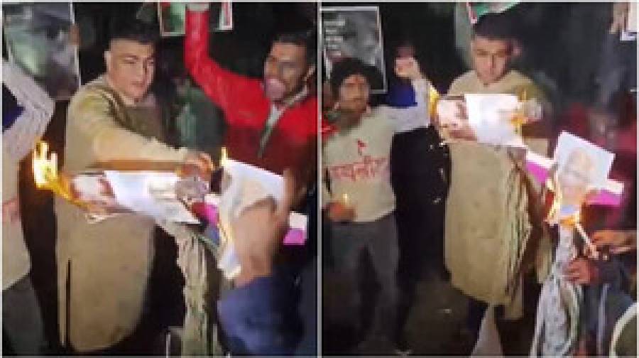 তলানিতে ঢাকা-দিল্লি সম্পর্ক: হাইকমিশনে হুমকির পর ড. ইউনূসের কুশপুত্তলিকা দাহ