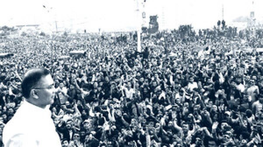 তারেক রহমানের প্রত্যাবর্তন ও রাজনৈতিক মহলের প্রতিক্রিয়া