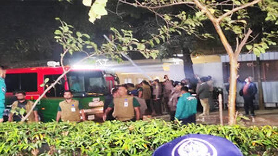 মাকে দেখে গুলশানের বাসায় তারেক রহমান