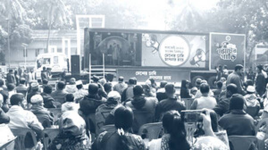 সাতক্ষীরায় ভোটাধিকার ও গণভোটের বার্তা নিয়ে নামল ‘ভোটের গাড়ি’