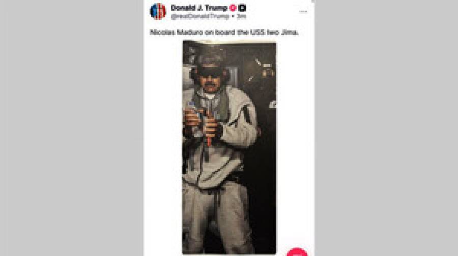 চোখ বাঁধা ও হ্যান্ডকাফ পরানো মাদুরোর ছবি প্রকাশ করলেন ট্রাম্প