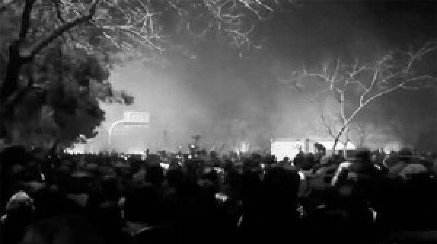 বিক্ষোভ দমনে কঠোর ইরান, যুক্তরাষ্ট্র হামলা করলে পাল্টা আঘাতের হুঁশিয়ারি