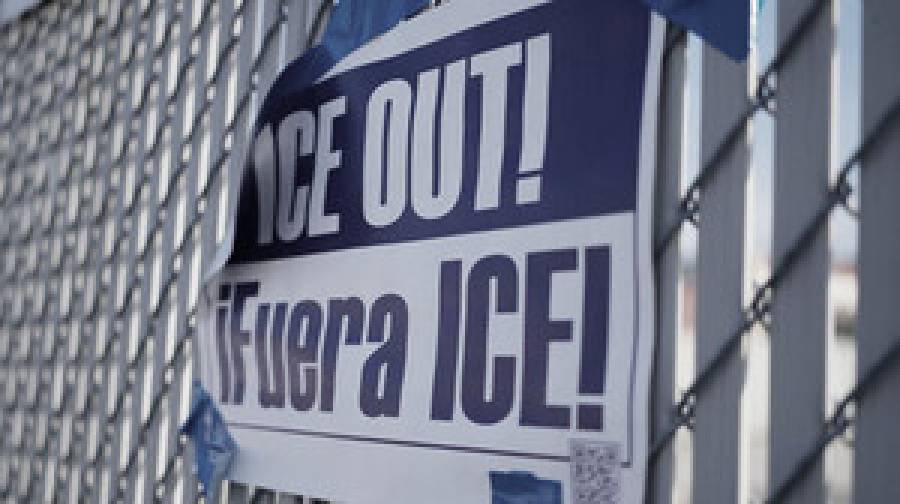 অভিবাসন অভিযান ঠেকাতে ট্রাম্প প্রশাসনের বিরুদ্ধে মামলা