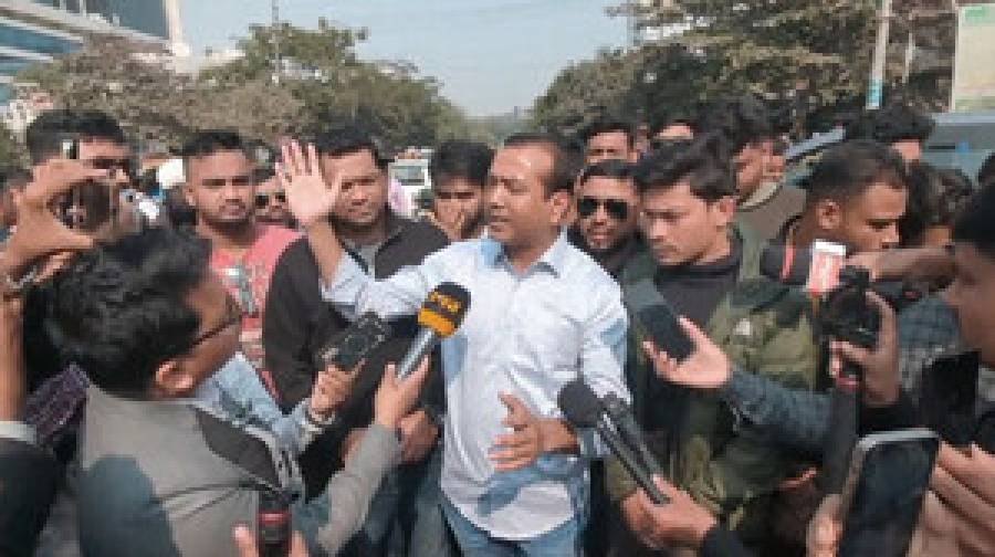 পক্ষপাতিত্ব ও রাজনৈতিক প্রভাবের অভিযোগ: নির্বাচন কমিশন ঘেরাও ছাত্রদলের