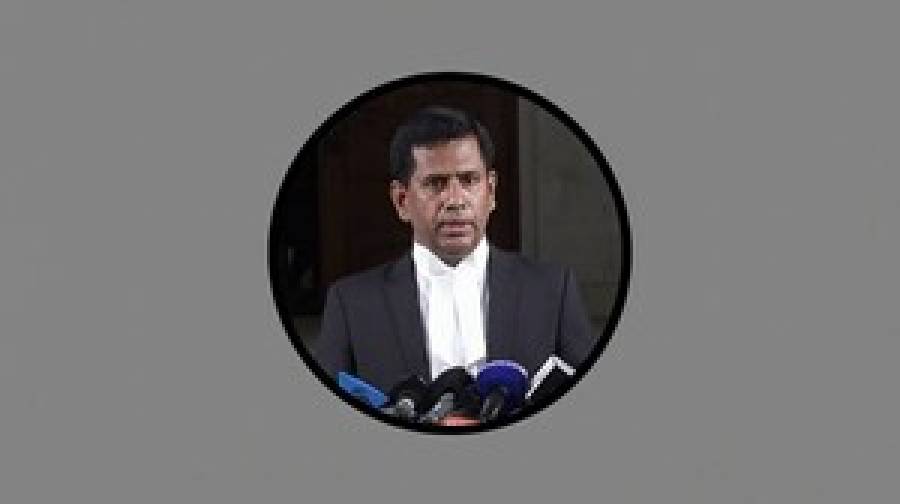 ‘মব’ শব্দ ব্যবহারে সতর্ক করলেন চিফ প্রসিকিউটর, পাল্টা সমালোচনায় রাজনীতিবিদরা