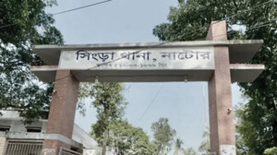 নাটোরে শিক্ষককে হত্যা, ক্ষোভে প্রতিবেশীর বাড়িতে জনতার আগুনে প্রাণ গেল বৃদ্ধার