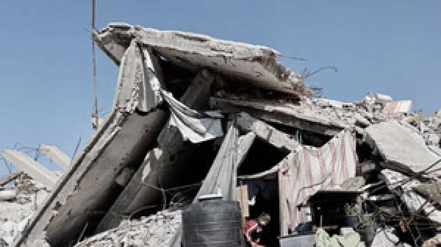 গাজায় জ্বালানি কাঠ সংগ্রহের সময় ড্রোন হামলা, প্রাণ গেল দুই শিশুর