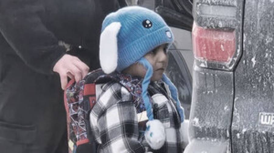 আইসিই হেফাজত থেকে বাবা-ছেলের মুক্তির নির্দেশ মার্কিন বিচারকের