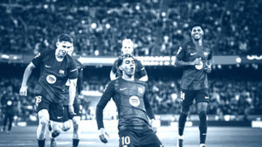 ১০ জনের টটেনহামকে হারাল ম্যানইউ, শীর্ষস্থান সুসংহত করল বার্সেলোনা ও আর্সেনাল