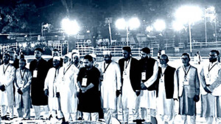 প্রথমবারের মতো কেন্দ্রীয় শহীদ মিনারে জামায়াত আমিরের শ্রদ্ধা