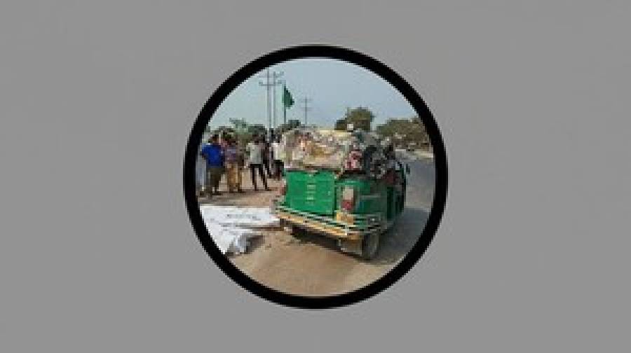 মর্মান্তিক দুর্ঘটনা: ট্রাকের ধাক্কায় অটোরিকশা দুমড়েমুচড়ে নিহত ৫