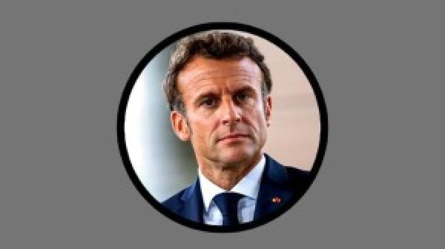 বিতর্কের জেরে লুভর প্রধানের পদত্যাগপত্র গ্রহণ করলেন ম্যাক্রোঁ