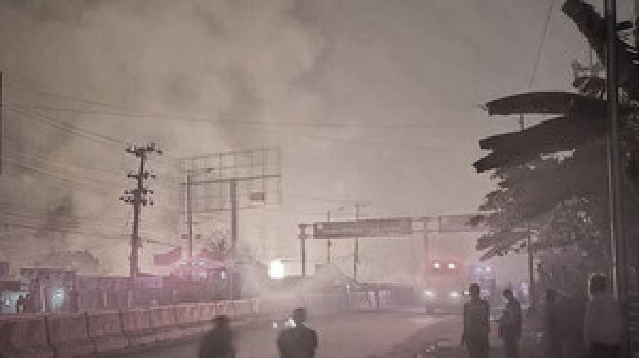 কক্সবাজারে গ্যাস পাম্পে ভয়াবহ অগ্নিকাণ্ডে দগ্ধ ১০, পুড়েছে বাড়ি-বাড়ি