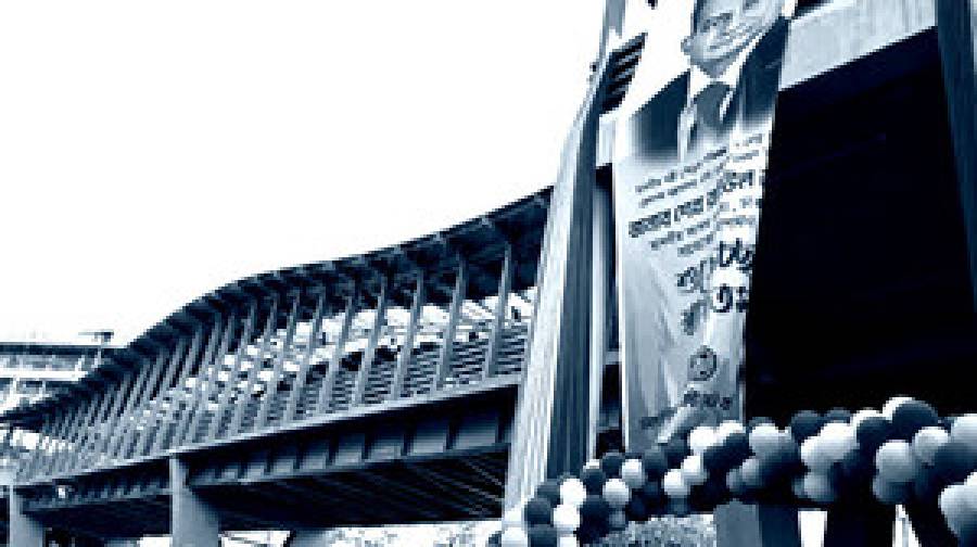নিউমার্কেটে চলন্ত সিঁড়িসহ আধুনিক ফুটওভার ব্রিজের যাত্রা শুরু