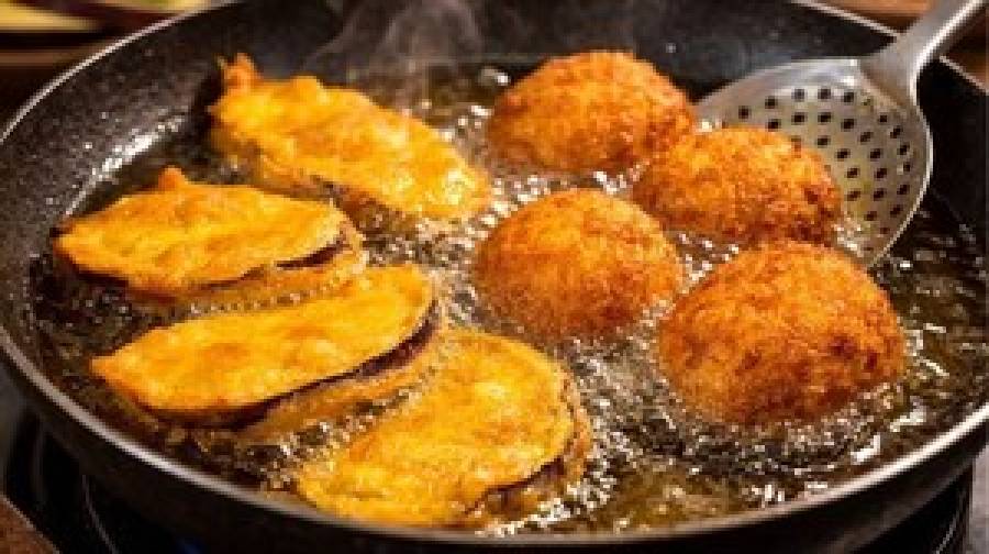 ইফতারে ভাজাপোড়া: বাড়ছে স্বাস্থ্যঝুঁকি, বিশেষজ্ঞদের সতর্কতা