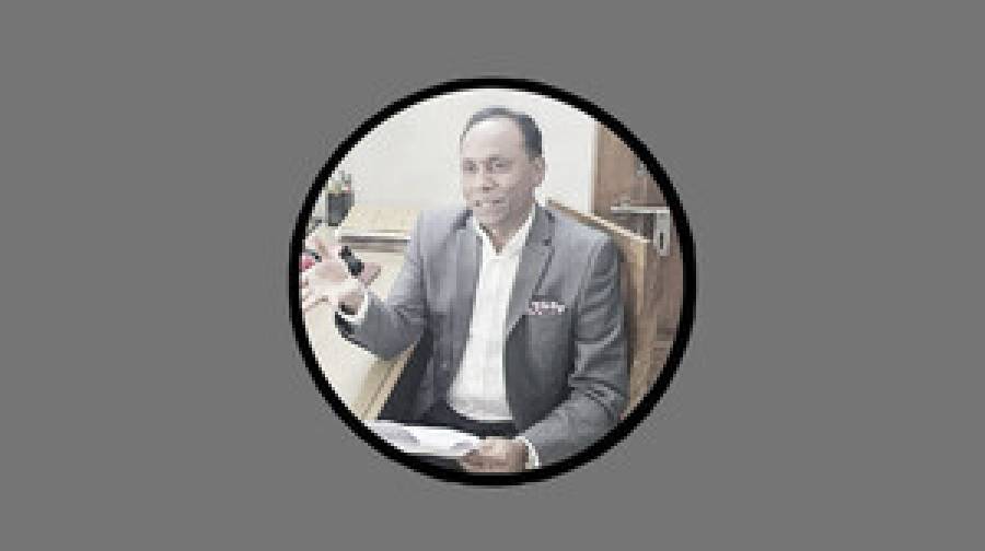 তালাবদ্ধ ভূমি অফিস, আকস্মিক পরিদর্শনে গিয়ে বারান্দায় বসে থাকলেন প্রতিমন্ত্রী