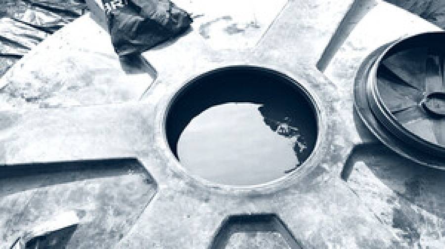 মাটির নিচ থেকে উদ্ধার হলো জ্বালানির বিশাল মজুত