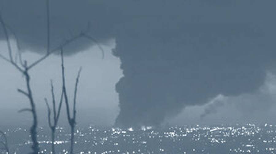 প্রতিবেদন: ইরানের জ্বালানি ডিপোতে ইসরায়েলি হামলায় উদ্বিগ্ন যুক্তরাষ্ট্র