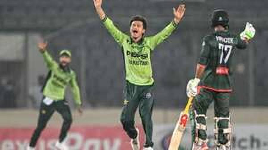 মিরপুরে বৃষ্টিবিঘ্নিত ম্যাচে উড়ে গেল স্বাগতিকরা, সিরিজে সমতা