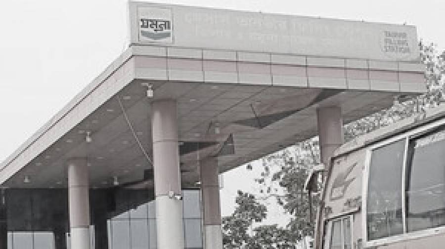 তেল না পেয়ে পাম্প ম্যানেজারকে ট্রাকচাপা, ঘটনাস্থলেই গেল প্রাণ