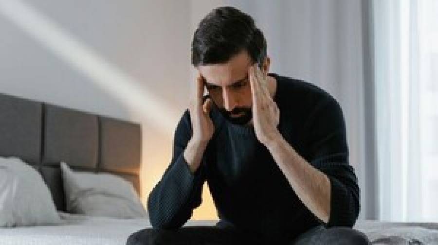 সকালে ঘুম থেকে উঠেই তীব্র মাথাব্যথা, নেপথ্যে যেসব কারণ