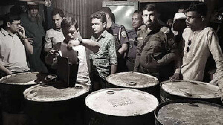 ১৩ দিনে ১৭ জেলায় মিললো জ্বালানি তেলের অবৈধ মজুত