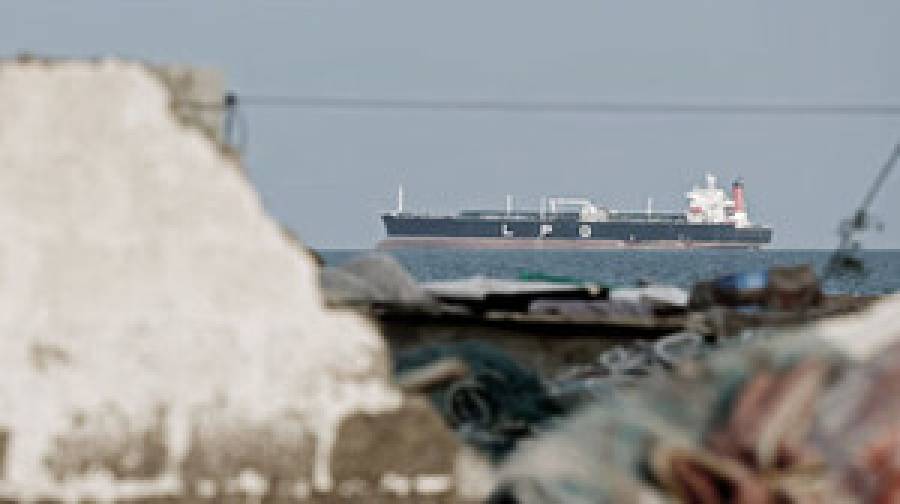 বাংলাদেশের ৬ জাহাজ হরমুজ প্রণালী দিয়ে পার হওয়ার অনুমতি ইরানের