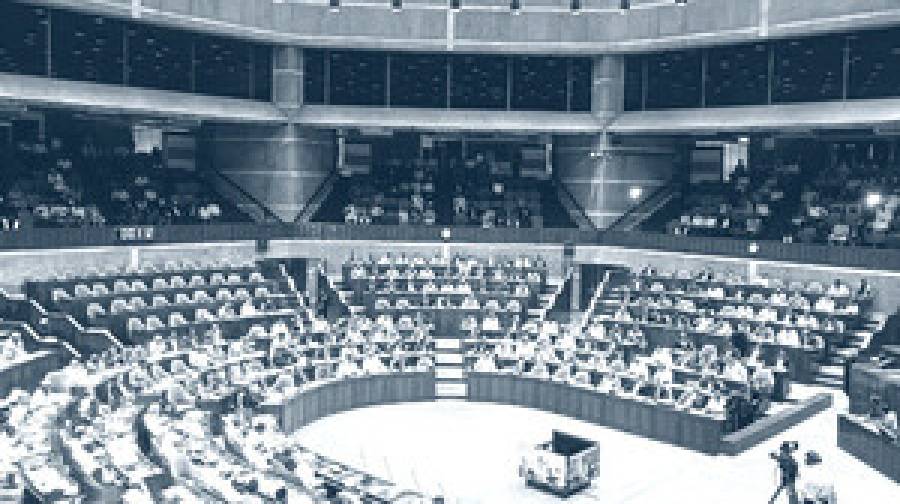 ৫৩ বছরের প্রথা ভেঙে সরকারি দলের প্রস্তাবে আলোচনার দিন ধার্য