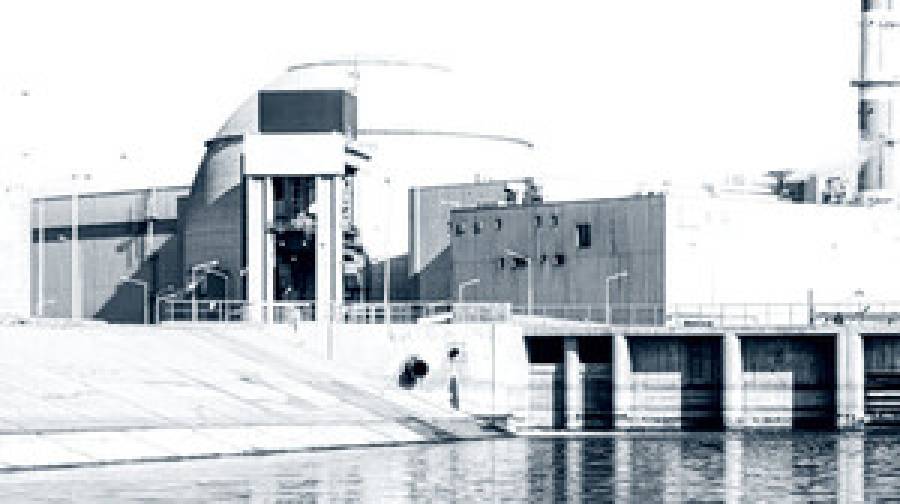 ইরানের পারমাণবিক কেন্দ্র থেকে চূড়ান্ত দফায় কর্মীদের সরিয়ে নিচ্ছে রাশিয়া