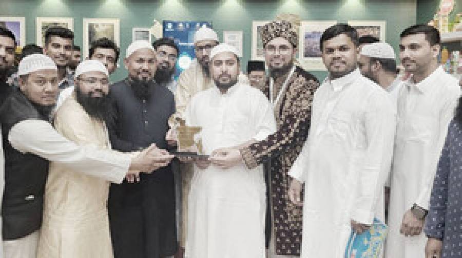 মদিনার বিশ্ববিদ্যালয়ে বাংলাদেশিদের সম্মাননা পেলেন নাহিদ ইসলাম