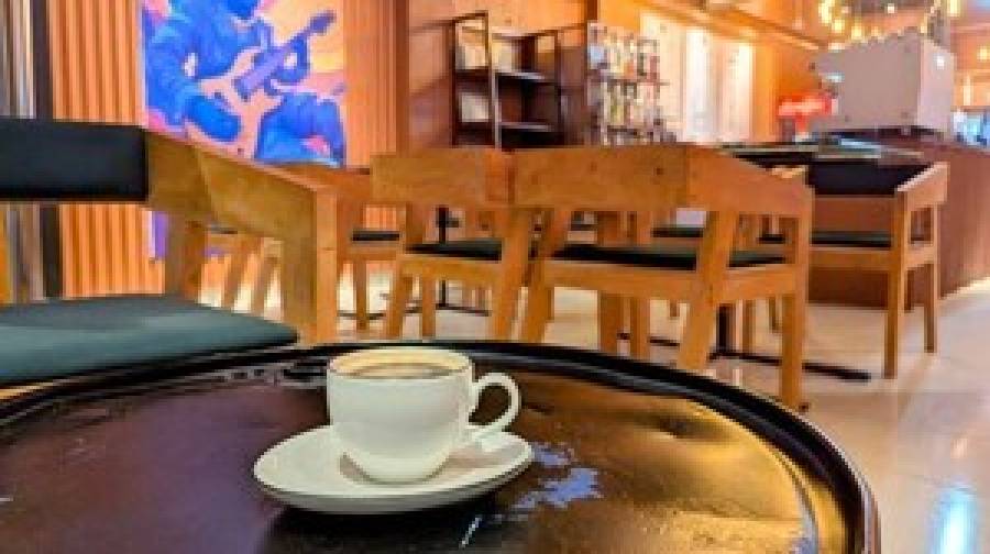 কফি খেলে কি কোলেস্টেরল বাড়ে? যা বলছেন বিশেষজ্ঞরা