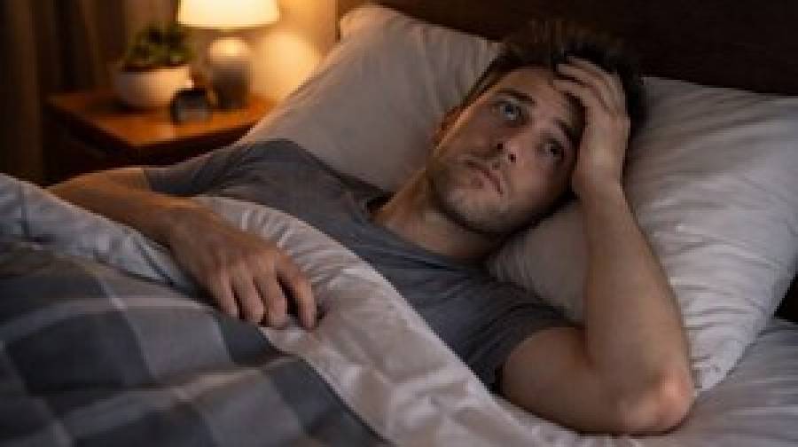 শরীর ক্লান্ত হলেও কেন ঘুম আসে না, কী বলছেন বিশেষজ্ঞরা