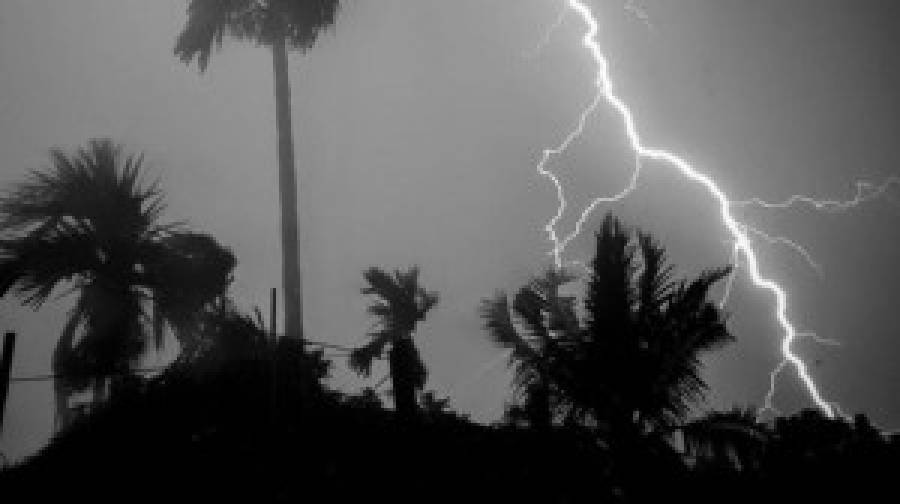 ১২ জেলায় ৬০ কিলোমিটার বেগে ঝড়ের পূর্বাভাস